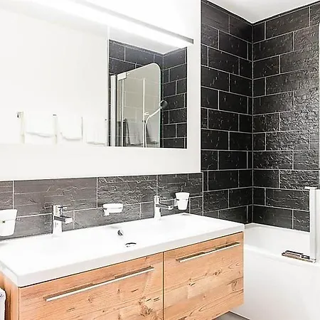Sleeps 8 Wifi Apartmán *